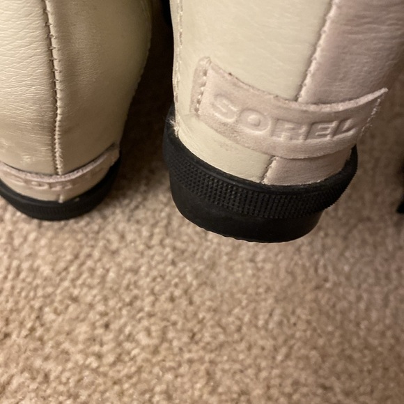 Fabulous pair of Sorel booties 👢 - Picture 3 of 5